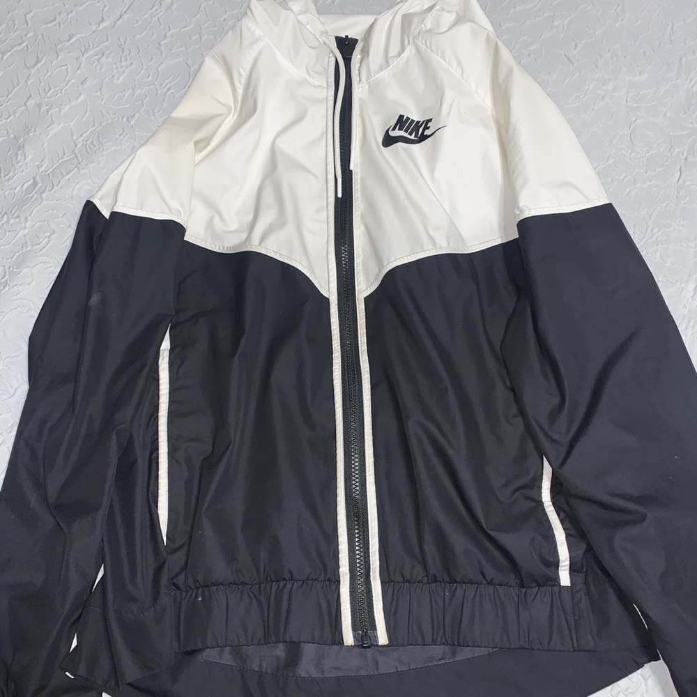 nike windbreaker